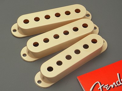 FENDER USA �t�F���_�[ �X�g���g  �s�b�N�A�b�v�J�o�[ �G�C�W�h�z���C�g 3�Z�b�g�yVintage Strat Aged White�z 0053824000
