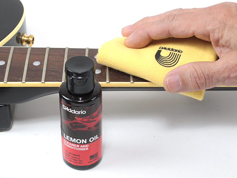 IC  D'Addario Planet Waves Lemon Oil 