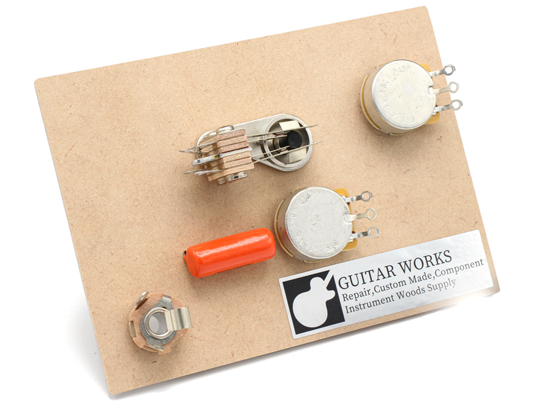  �W���Y�}�X�^�[ �z���L�b�g